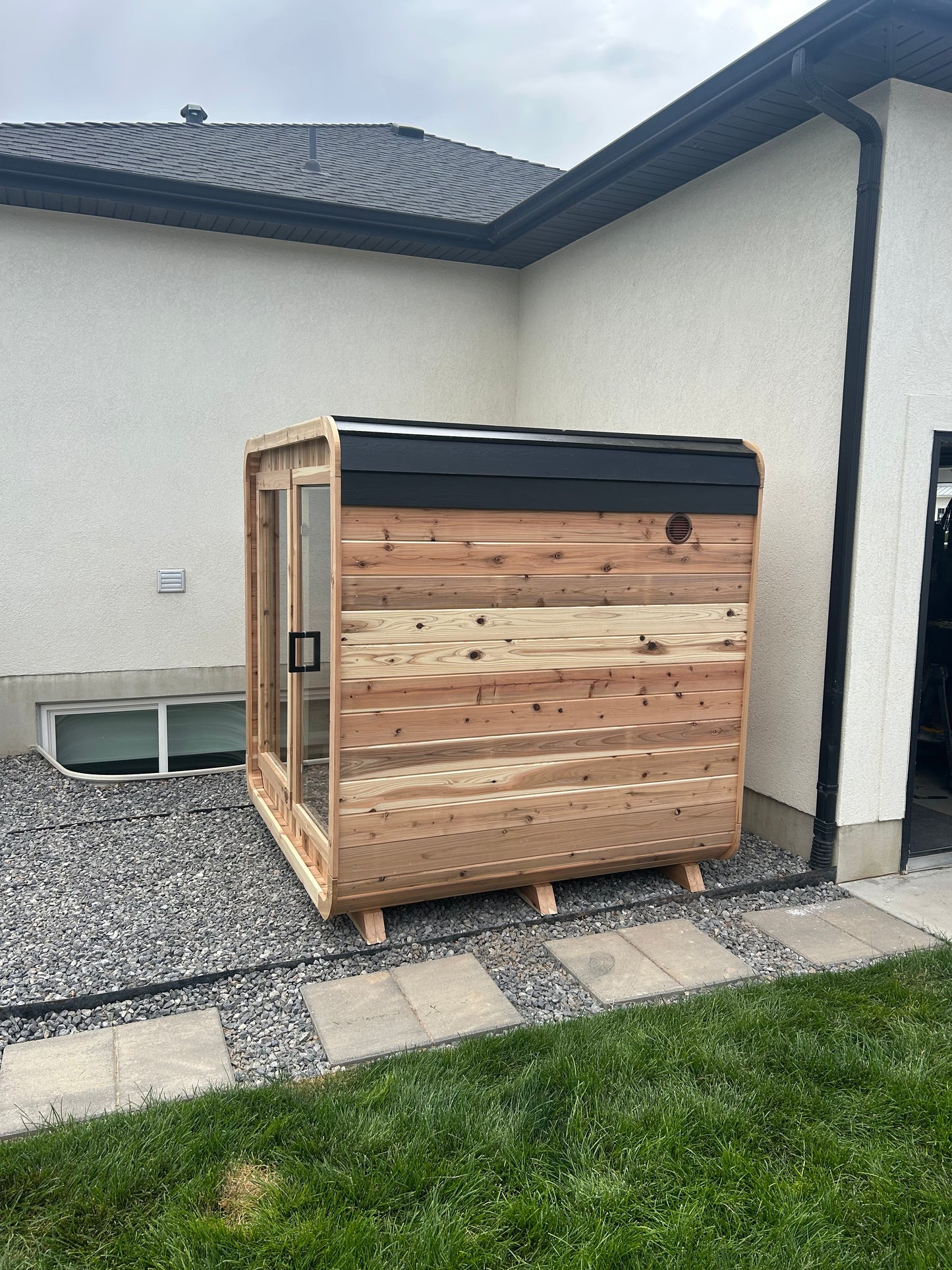 The Blazin Cube Sauna (6 person)